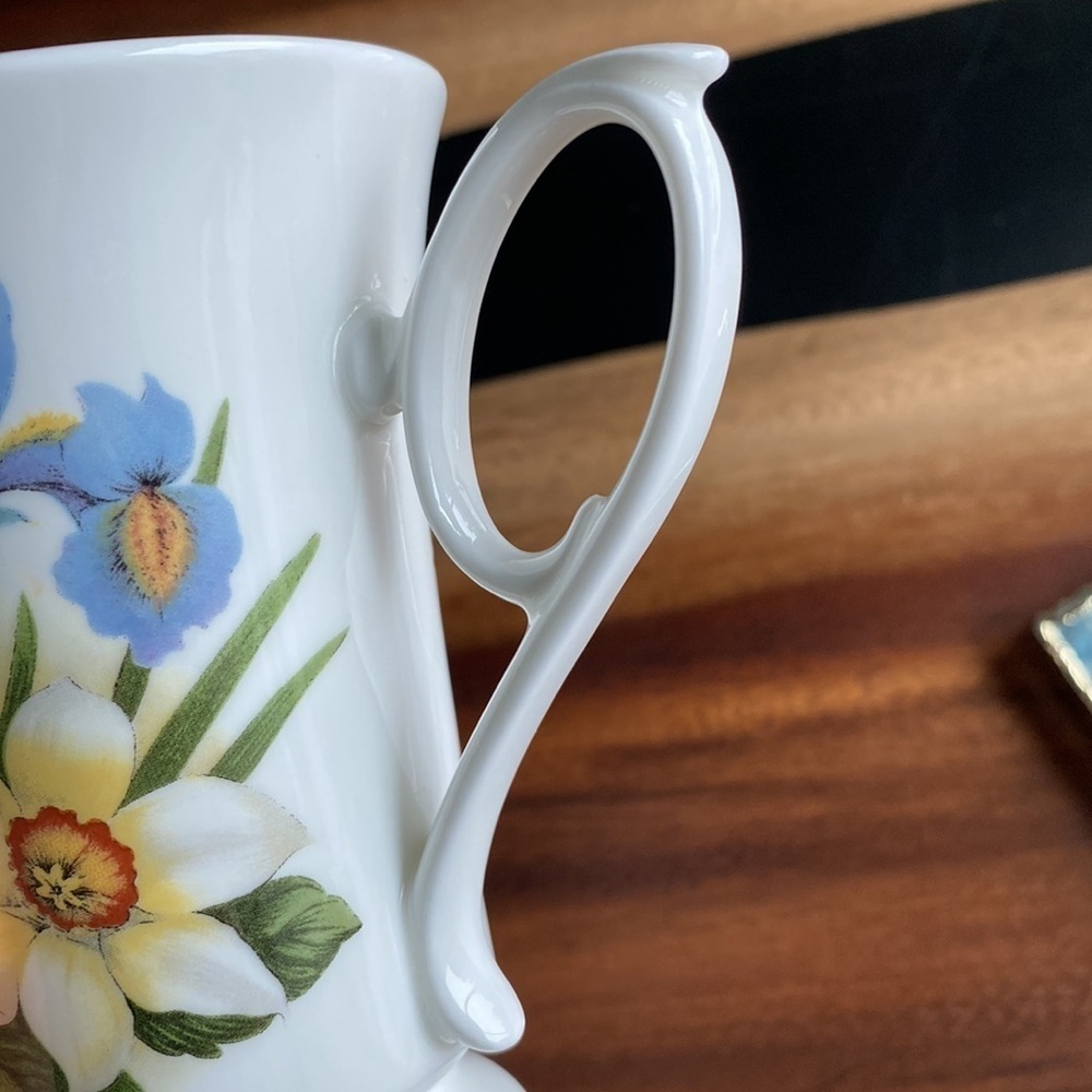 VINTAGE Floral Bone China Mug - Picture 5 of 5